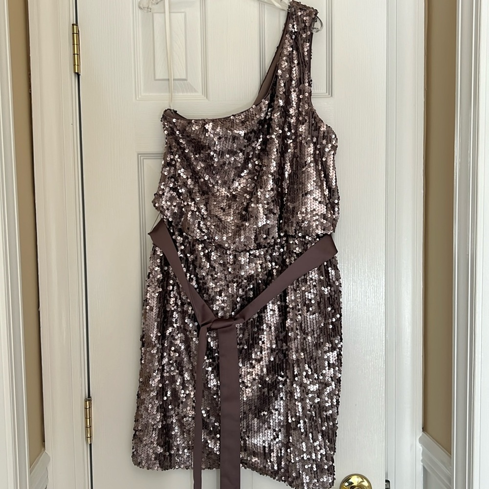 XSCAPE WOMENS ONE SHOULDER SEQUIN SHORT DRESS